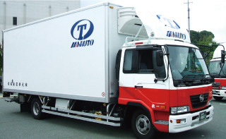 4t車輌:加温式冷凍冷蔵車(二層式タイプ) 温度帯:常温 ~ -25℃ 4t車輌:加温式冷凍冷蔵車(二層式タイプ) 温度帯:常温 ~ -25℃